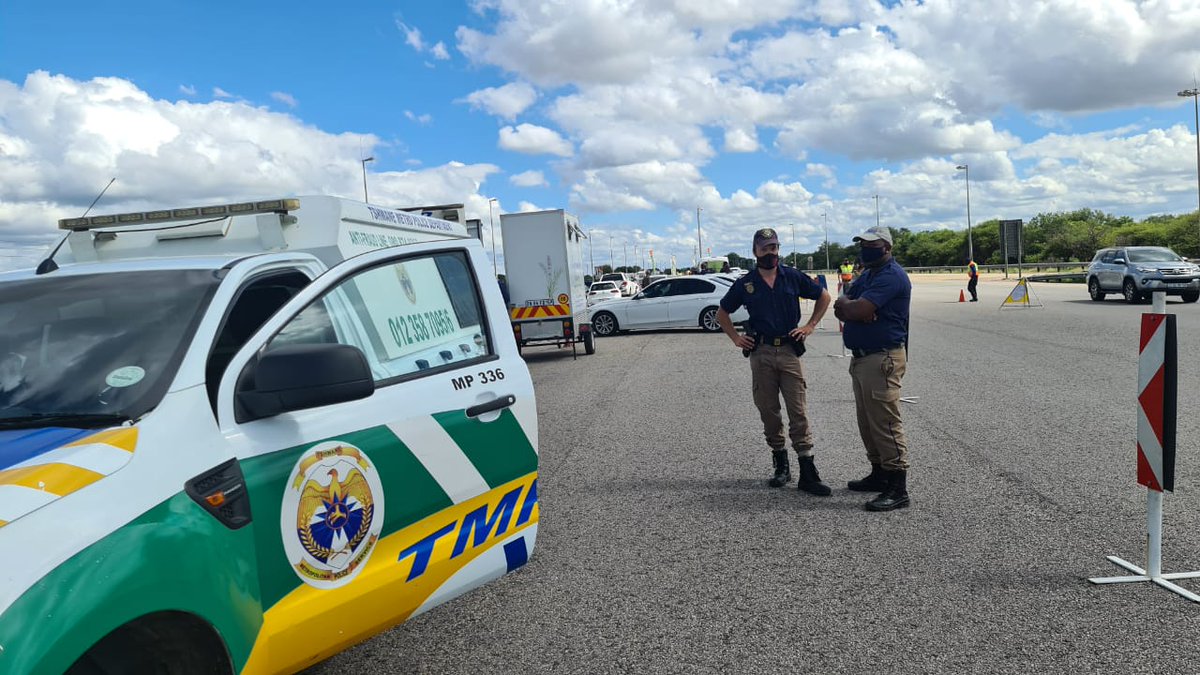 tshwane_mayor's tweet photo. The @TMPDSafety must be commended for the zero-tolerance approach it adopted during the past Easter and Festive Season Operations and for their pro-active policing that led to the detection and prevention of more serious road traffic-related incidents.
#FestiveSafetyCampaign https://t.co/Wzsts7eacg