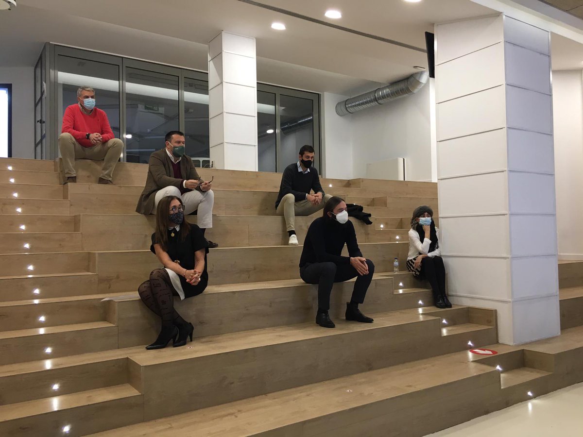 AMKT_es's tweet photo. ¡Concluimos la presentación de la XIII edición de los #PremiosMKT! Muchas gracias a todos los asistentes virtuales; a nuestro anfitrión, @IMFFORMACION; a nuestros patrocinadores, @equmedia, @HavasVillageES y #QualityMedia y al nuevo jurado (@iosoro). 🏆
@CeliaCanoG @vcondes https://t.co/5F4EHdWkpb