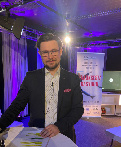 Tervetuloa #Kaaoksestakasvuun päätöstilaisuuteen! Tilaisuus starttasi juuri. Klikkaa sähköpostistasi löytyvästä linkistä sisään. 

Kasvuyrittäjiä sparraamassa <a href="/rasmus_nybergh/">Rasmus Nybergh</a>  @PwCSuomi <a href="/FranklyPartners/">frankly</a> <a href="/EmuGrowth/">EMU Growth Partners</a> <a href="/NordeaGrowth_FI/">Nordea Growth</a> <a href="/varma_tweet/">Työeläkeyhtiö Varma</a> 

#BoardmanGrow #kasvuyrittäjät