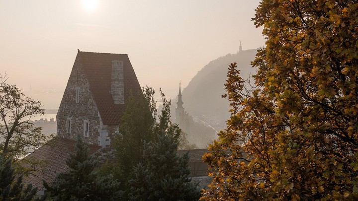 Pasi3Buda's tweet photo. 🅑🅤🅓🅐🅟🅔🅢🅣 #PHOTOS 
Star photographer Krisztián Bódis captures Budapest in autumn #mist 📸
➡️ #Budapest #Hungary #photosHUN #photosBUD #PhotoGallery #PhotoGalleryBUD #beautifulBUD #mistyBUD #misty
Check out all 15 fabulous photos ❤️
https://t.co/pj3nvpClcd https://t.co/XaIbuBapEM