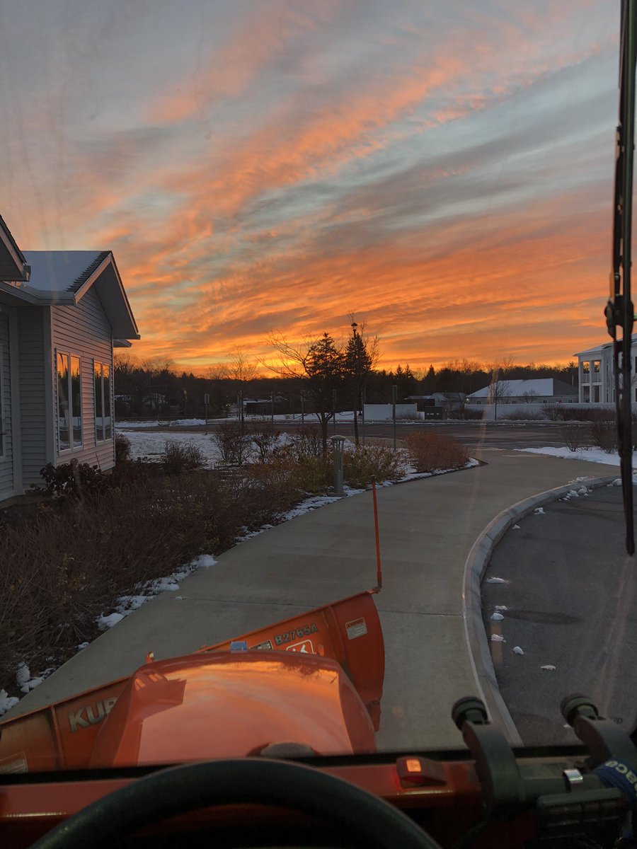 killedseth's tweet photo. A view from my #tractor this morning! Now if we could just get @GhostRecon to add just one tractor to #ghostreconbreakpoint  
#sunrise #thursdayvibes #positivehardcorethursday #photography #photooftheday https://t.co/bXBEPp76Fg