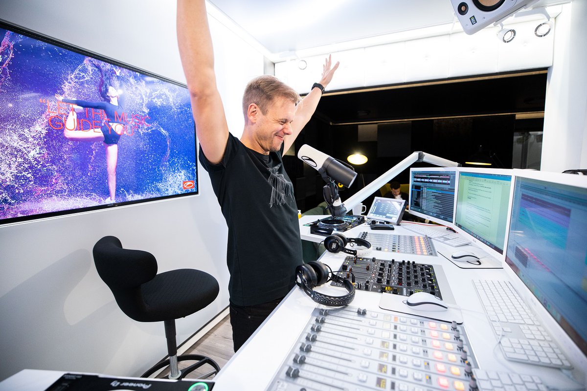 Armada's tweet image. A State of Trance episode 993 is here! Tune in now for the latest Trance &amp;amp; Progressive tunes with Armin van Buuren &amp;amp; Ruben De Ronde 🔊 
#ASOT993 

youtube.com/channel/UCalCD…
