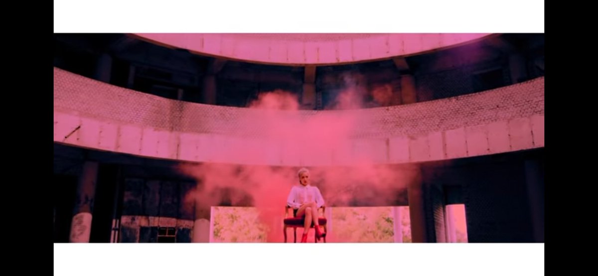 6. Fischl as Kim LipBoth have unique personality, character's arc, and role to their own universe. Also Kim Lip's animal is owl so maybe the oz is Kim Lip's owl? Plus they are both queens