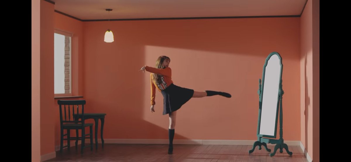 10. Barbara as ChuuBright, bright personality, loves to sing and everyone is happy if they see them? Yes to barbara as chuu. Main vocal barbara