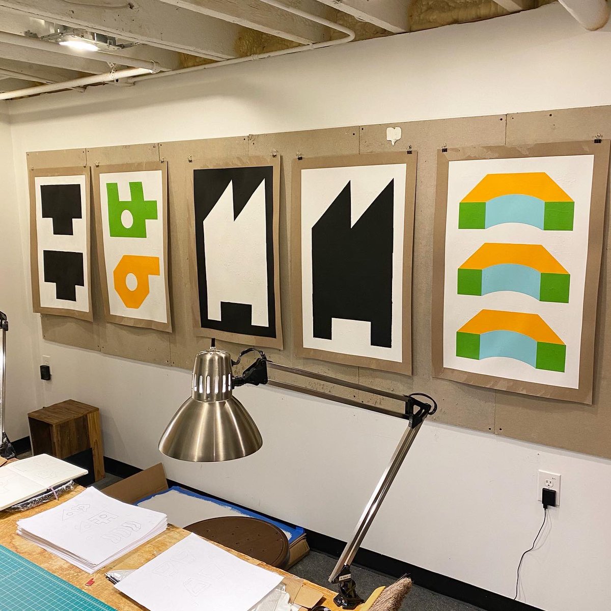 geotypografika's tweet image. Implied dimension (for flat earth advocates), color. #typografika #geotypografika #ficcionestypografika #thesethreefriends #packagingportraits