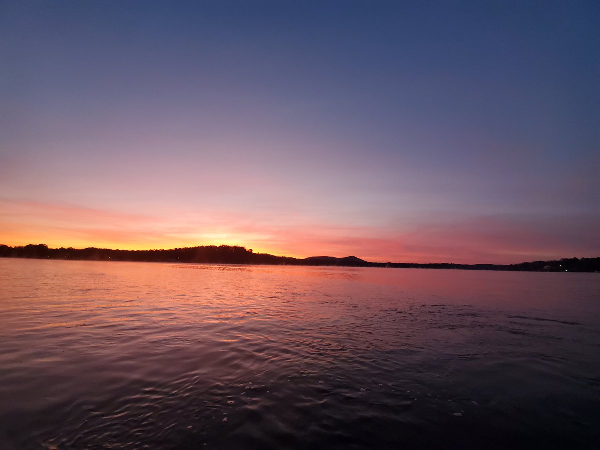 Lay lake sun rise. Bassmasters weekend. @jillgilardi @spann @weswyattweather