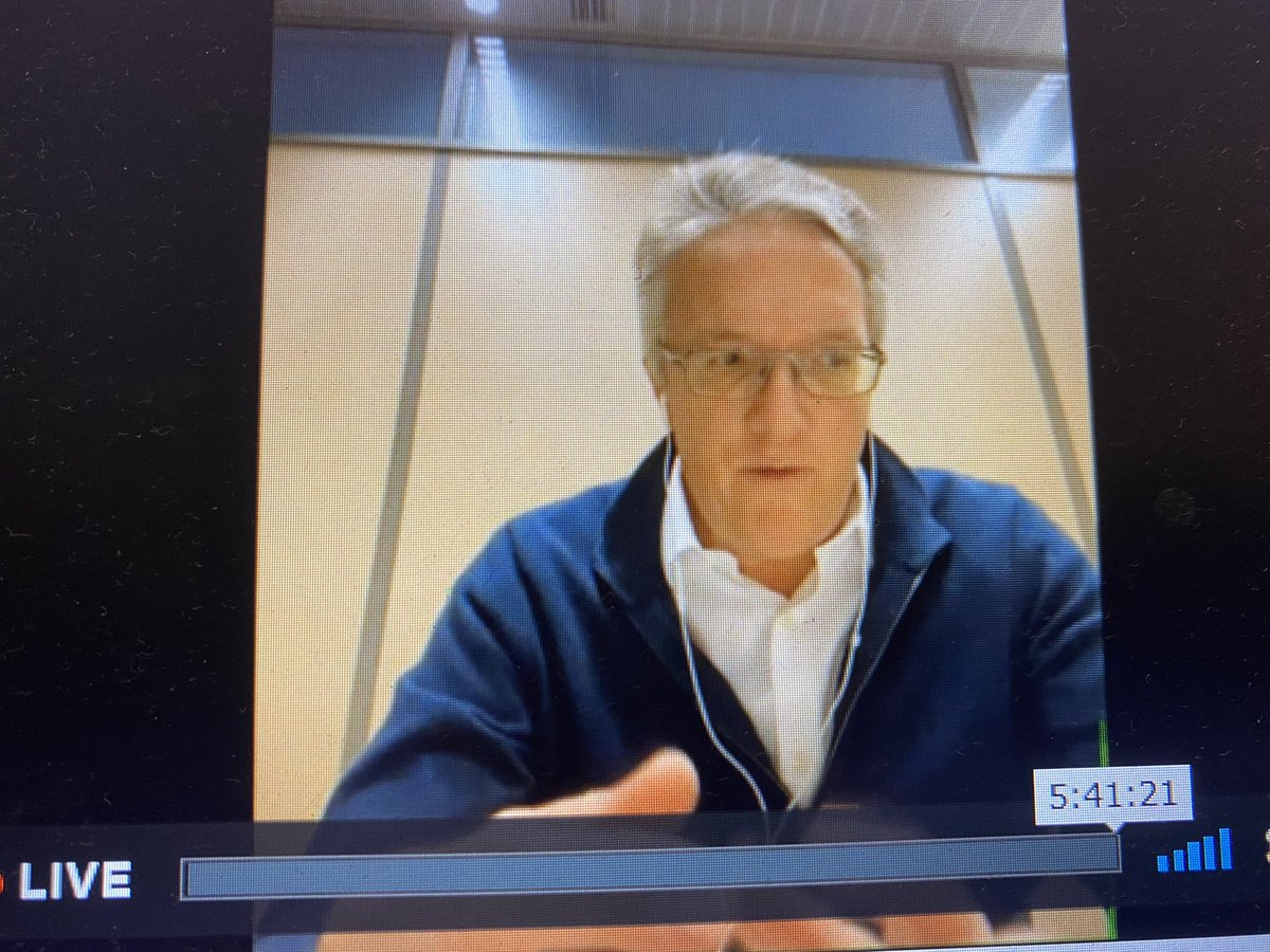 MACSF_archives's tweet image. Table ronde @argusassurance Intervention de Roger Caniard @Groupe_MACSF qui rappelle ▶️l’importance de #ISR ▶️la proximité des professionnels de #sante ▶️la raison d’être #MACSF proche de ses sociétaires #esante #infrastructure viable sur le plan économique et complètement ISR