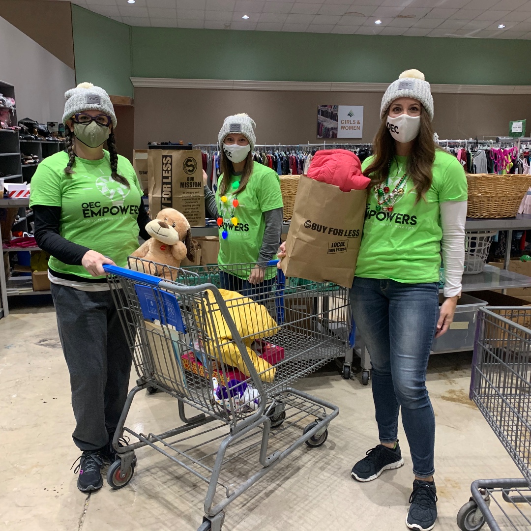 okcoop's tweet photo. On Tuesday, we partnered with @SharingTreeOK to help give back to our communities! Sharing Tree has been helping families in Central OK for almost 40 years through four different programs. OEC employees volunteered to help with the Christmas Connection program this year! https://t.co/sGuV2WvsxO