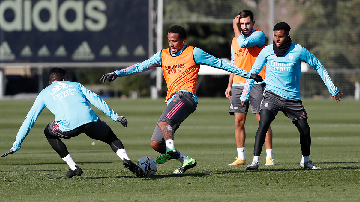 realmadrid's tweet photo. 🛠️👊 ¡Jueves de entrenamiento en #RMCity!
#HalaMadrid https://t.co/0ORCXaZ8P8