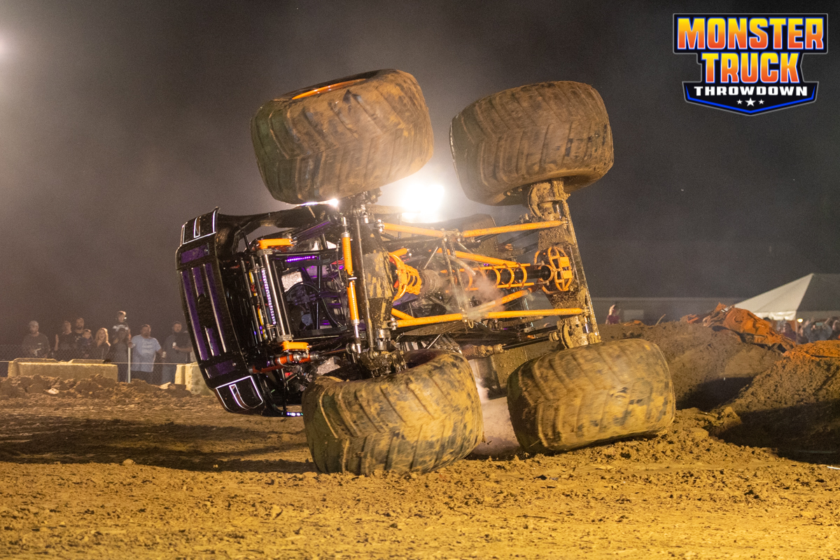 #monstertruckthrowdown #monstertruck #monstertrucks #teamthrowdown