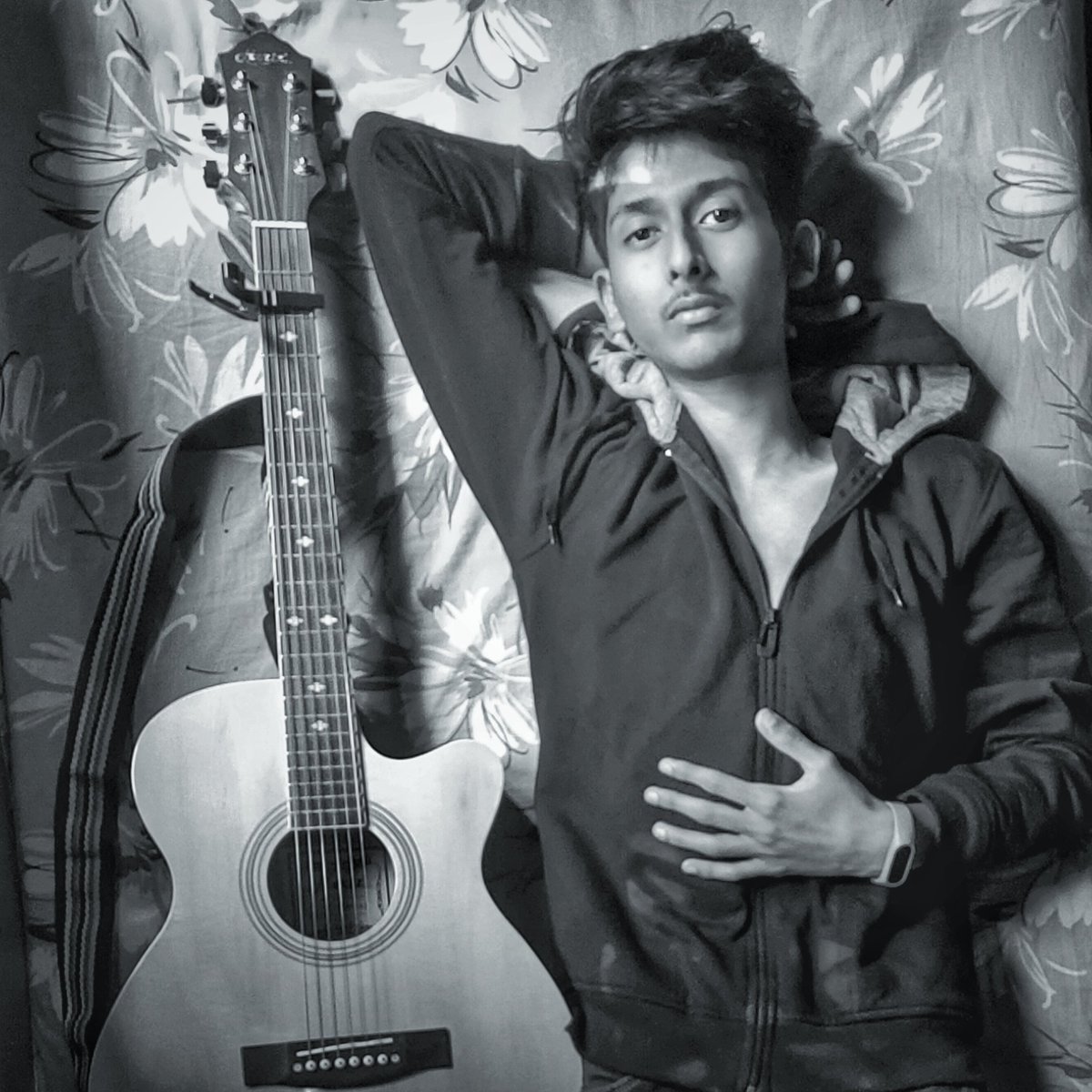 TheRajit_'s tweet photo. A guitar is like an old friend that is there with me
#guitar #Guitarist #IndependentMusic #2020ArtistWrapped #2020Wrapped https://t.co/wKoi6Hz1KL