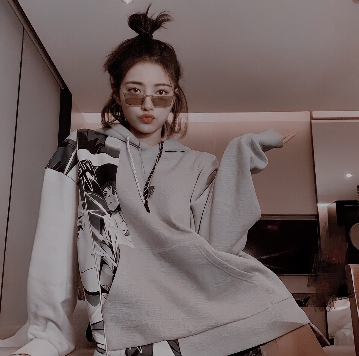 scmphony's tweet image. ⠀
    ⠀    𖠿  ─ · ı onlч lıght 𝘂̄p ɯhǝn 
    ⠀       𝗰(α̲.)merαs αre 𝓯𝓵αshı𝗻'