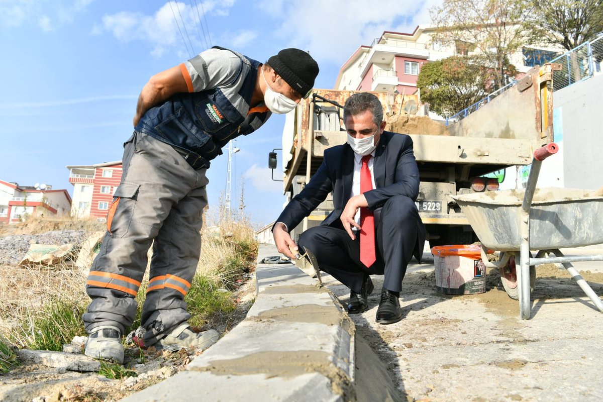 Bostancık Mahallesindeki bordür çalışmalarını inceledik.
Kışa girmeden Mamak'ımızdaki asfalt, yaya kaldırımı ve bordür çalışmalarını hızlandırdık.
İlçemizin her köşesini #GüzelMamak halkımıza layık hale getireceğiz inşaAllah. https://t.co/m2t2FvAy0M