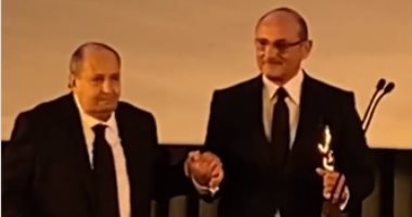 ليلى علوى بعد تكريم وحيد حامد بالقاهرة السينمائى مستنيين أعمال جديدة بتوقيعك