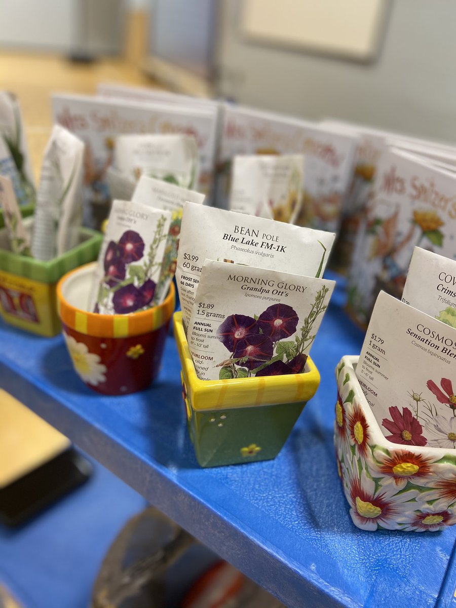 JannaTolleson's tweet photo. ๐ธLoved presenting on MTSS/RTI w/my Prin. @ #WallaceGregg.
๐ธFun๐ชprizes #MrsSpitzersGarden bk & seeds as we watch our Ss grow! ๐Thx @tara_todd01 4 giving me knowledge 2 present this info! ๐ @Flo1Schools @UCPSNC https://t.co/D3ZHvuvvXp