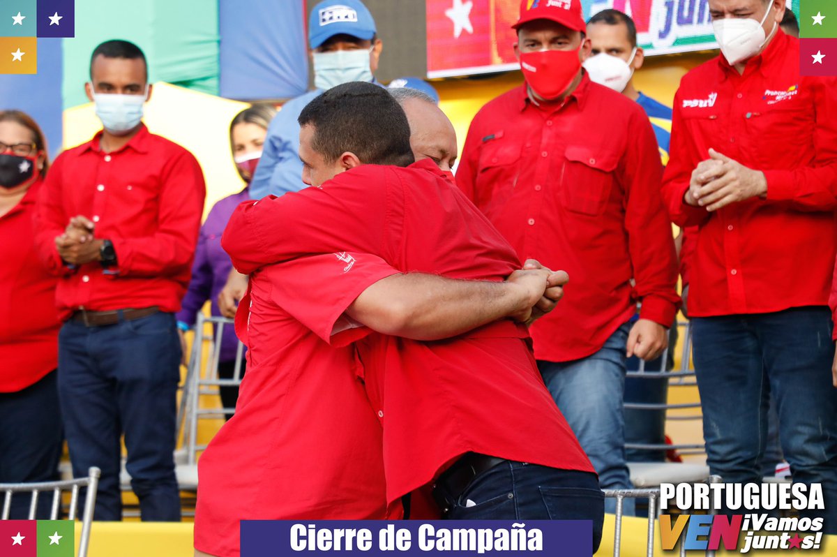 CapitanEscalon's tweet photo. Gracias #Portuguesa, queda demostrado que la revolución es amor y compromiso patrio, este #6D el triunfo será del pueblo, será de Chávez, será de @NicolasMaduro y el #RetoPortuguesa - #RetoVenezuela lo ganaremos invictos https://t.co/dM2aEUT4Zs
