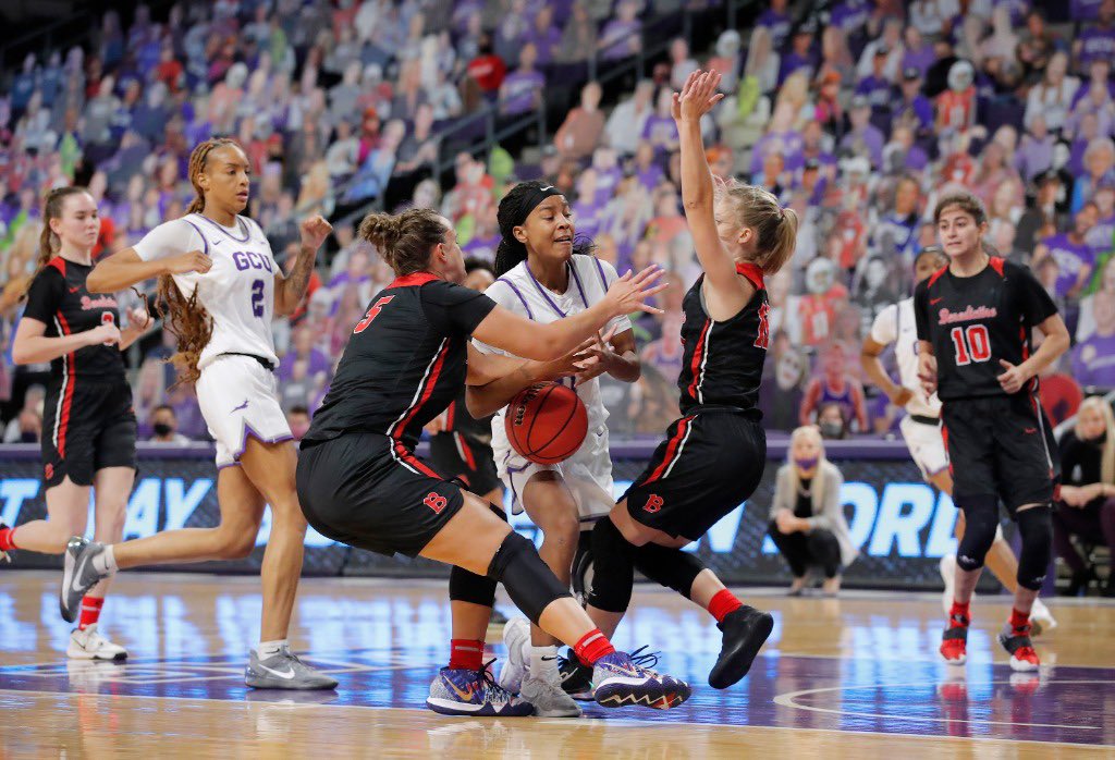 RedhawksWBB's tweet photo. 📸: @RedhawksWBB vs. @GCU_WBB https://t.co/jpImrHmXgW