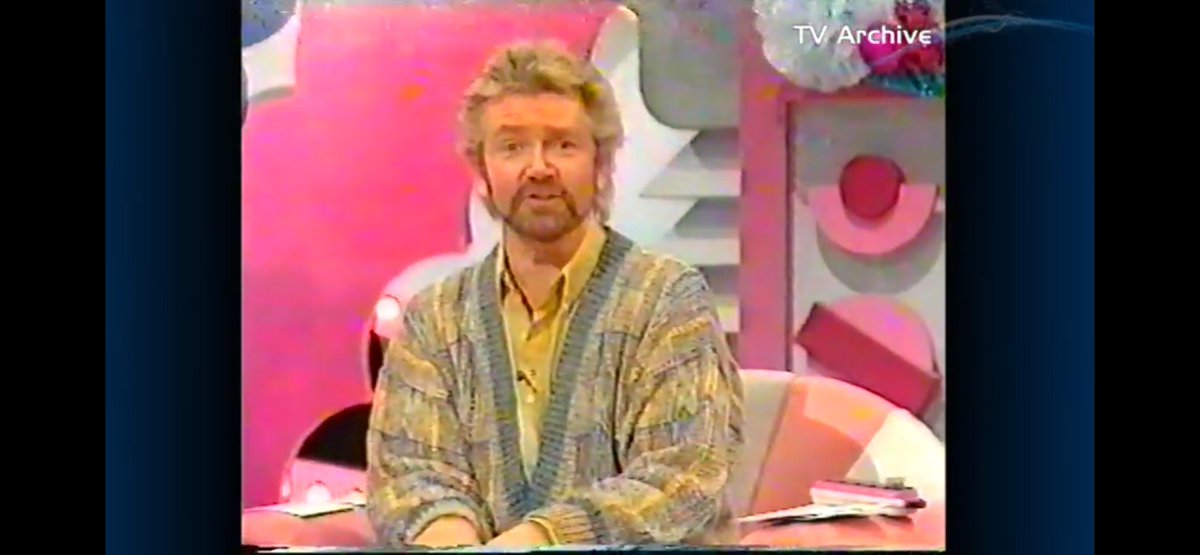 PlayYourPods's tweet photo. Noel's jumper and shirt combo...that is all!
Hear all about it and Simon's less than favourable term for it, right here:
https://t.co/6NldAsFPKC
#tellyaddicts #noeledmonds #jumper #cardigan #whatalook https://t.co/RiIYIEajW9