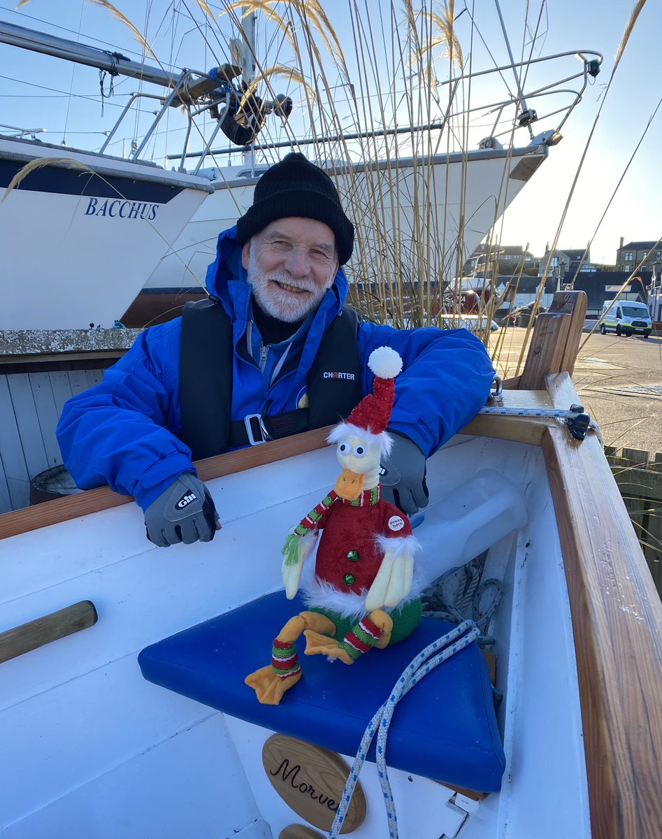 Exhausting work rowing pictures for the <a href="/OfficialSCRA/">SCRA - Scottish Coastal Rowing</a> Christmas challenge. First attempt, keeping the bar low 😬 (its a Christmas tree, allegedly) #CoastalRowing #Findochty 🎄💙🚣🏽‍♂️