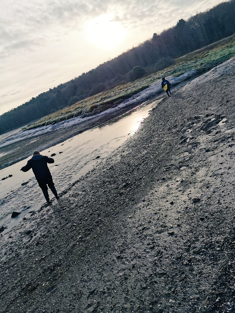 MrsScott_IWBS's tweet photo. Great outdoor ed full day session! Excellent time allowing these young people to find a sense of self whilst developing independence, confidence, creativity, decision-making. Learning self-discipline and using initiative. #WatchUsGrow @IWBSFalkirk https://t.co/Ot32F5yRUT