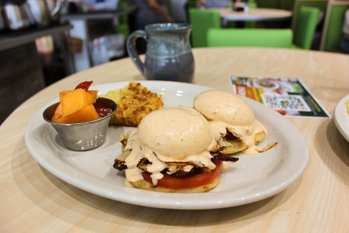 Say good morning to our West Coast Arnold.

Two English muffin halves topped with Cajun turkey, bacon, tomato, guac, two poached eggs, and topped with Cholula Ranch! Come dine-in or order online: link in our bio 😋

#katyfoodie #houstonfoodie #katytx #fulsheartx #wegottoasted