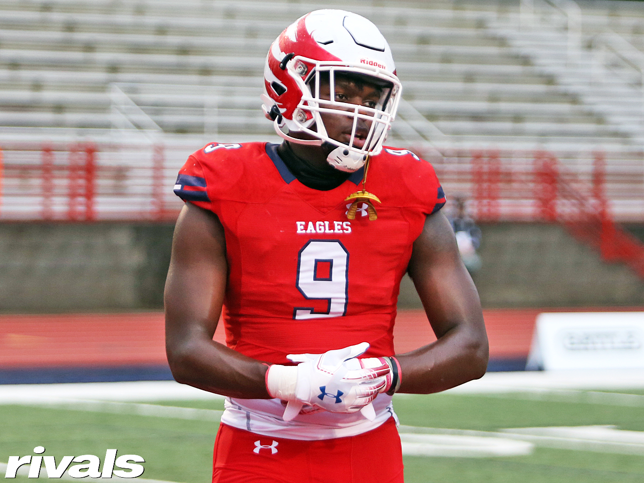 ChadSimmons على X: "Lebbeus Overton will be one of the most sought after  recruits in the 2023 class. The freak DE at Milton HS in Georgia has a list  of offers and