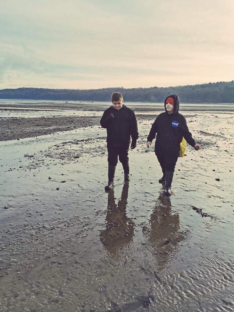 MrsScott_IWBS's tweet photo. Great outdoor ed full day session! Excellent time allowing these young people to find a sense of self whilst developing independence, confidence, creativity, decision-making. Learning self-discipline and using initiative. #WatchUsGrow @IWBSFalkirk https://t.co/Ot32F5yRUT