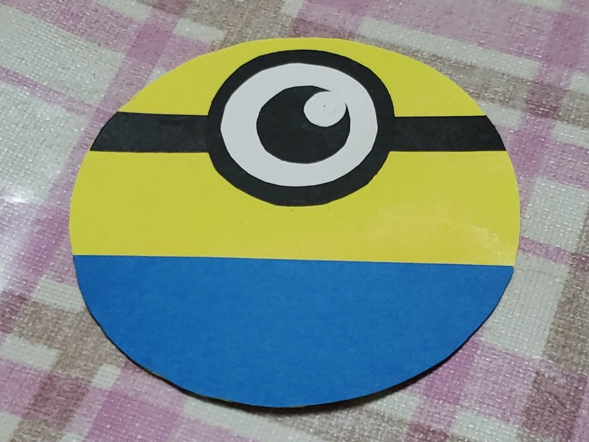 ゆかり 画用紙でキャラクター作っでみた もしかしてこれを作ってシール貼るだけのラミネートに穴開けてキーホルダーに出来そうかもしれんから作ってみる