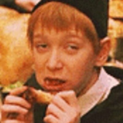 Weasleytwins5's tweet photo. Love of chicken runs in the family🍗🍗 @James_Phelps @OliverPhelps https://t.co/SFuFWKP9hy