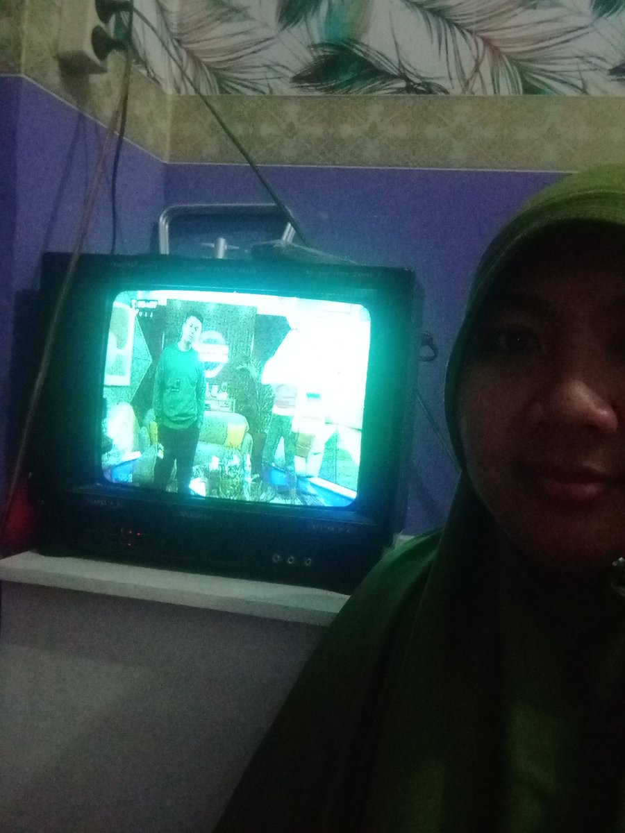 qyu_mala's tweet photo. @TRANS7 #indonesiagiveaway63 
Assalamu'alaikum... 
Kalau saya mas baik milih jujur,  karna kue id buat kesalahan pasti kepikiran terus,  mending jujur.
Salam dari orang MEDAN https://t.co/hAe7HpDmfy