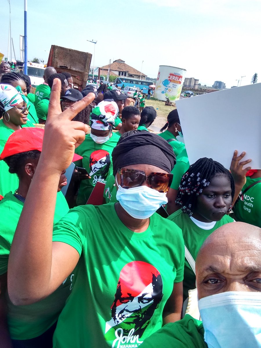 ElvisKwakuAttah's tweet photo. AcCrA is ALIVE. Sparked by the Europhia of our resolve for Change.
#AccraWave
#VoteNumberTwo https://t.co/QqN7VZafCl