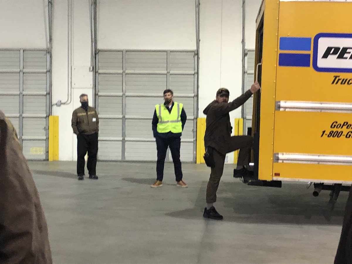 JeffWhitfield14's tweet photo. What does making 3 points of contact mean?   It’s making 3 points of contact either with both hands and one foot or both feet and one hand. Don’t forget your helper! Great demo today in the peak Kennesaw Facility by Safety committee. https://t.co/jCzh9sVCg9
