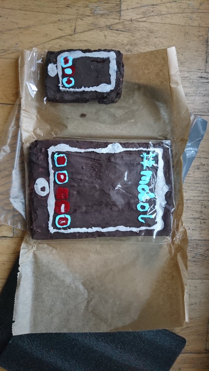 VerenaKnoblauch's tweet photo. @klassenkrempel @halfman1334 Ich hab heute auch Post gekriegt. @Hausaster und @HussaEDU, danke! Ein Stückchen ipad ist noch übrig, der Rest ist schon verputzt 😉
#mololdigital #backchallenge https://t.co/x7IAauIB2Q