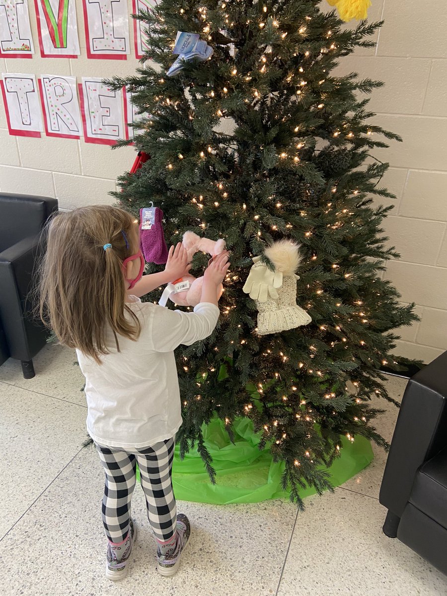We are collecting donations for our Giving Tree! We were so excited to add the hat, headband and mittens that were brought in today. <a href="/SettlersGreenPS/">Settler's Green PS</a> <a href="/MrsHickey3/">Kelly Hickey</a>