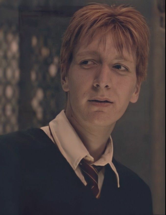 Weasleytwins5's tweet photo. "You are so beautiful to meeeeeee, can't you see"🧡🧡 @OliverPhelps @James_Phelps 

Source: Pinterest https://t.co/OjmZOkayFO