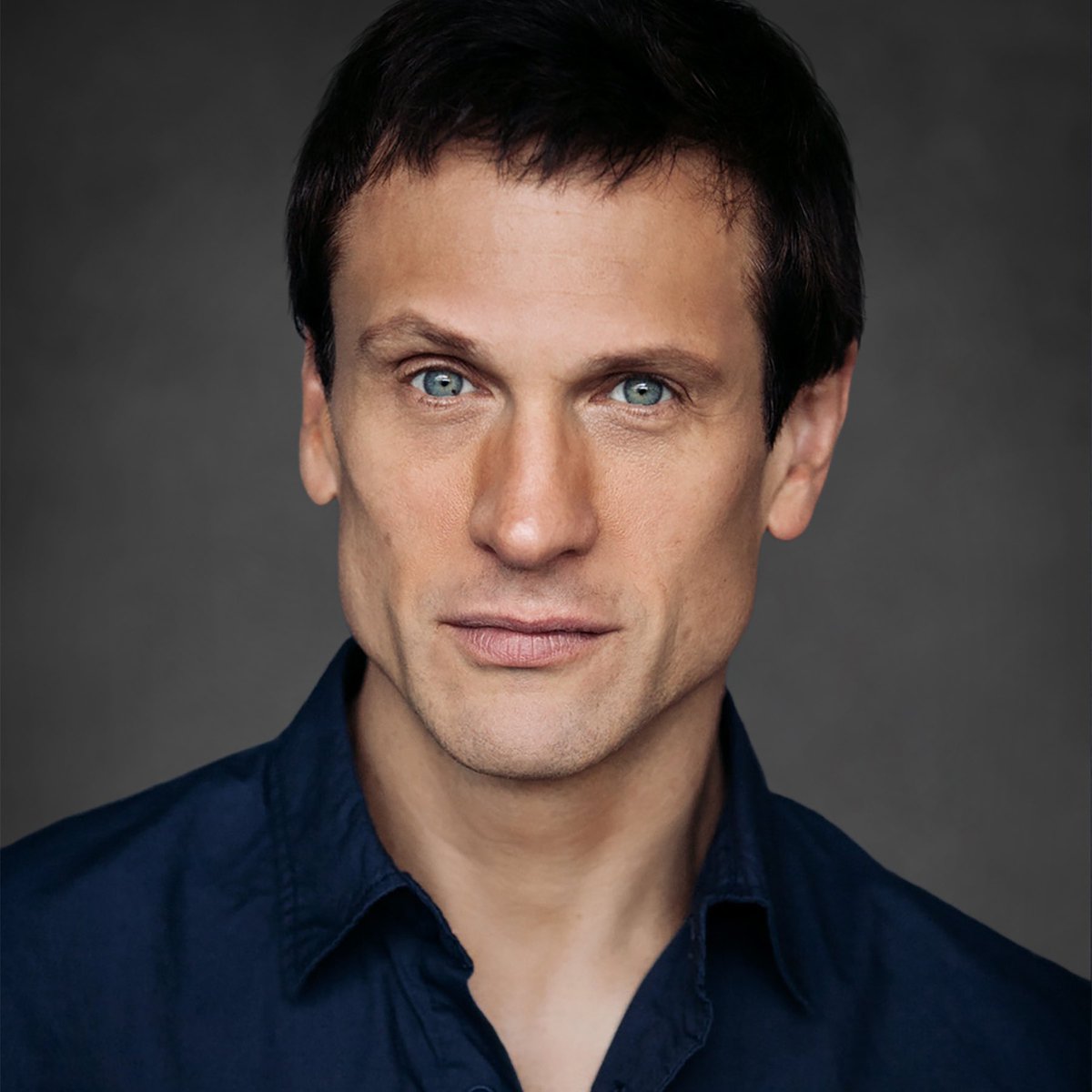 We confirmed  @SMerrells months ago from the IG posts he had with cast. Simon Merrells brings an acting heft to Middle-earth from SPARTACUS and KNIGHTFALL.
