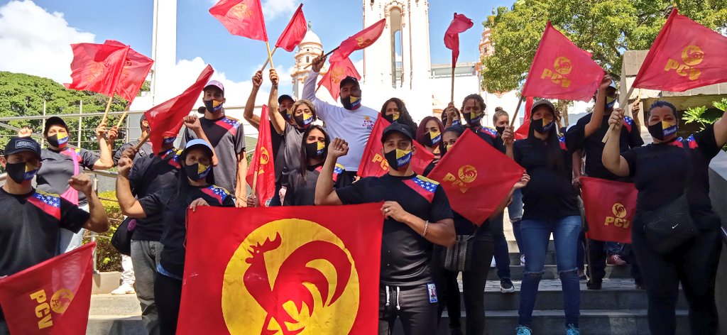 AprCaracas's tweet photo. #Momentos 📸| 

🔊 Ya inició el cierre de campaña de la #AlternativaPopularRevolucionaria con l@s candidat@s del @PCV_Ve a las #Parlamentarias. 

Este #6Dic, #OtroGalloCantará https://t.co/tdqZLtUBVT