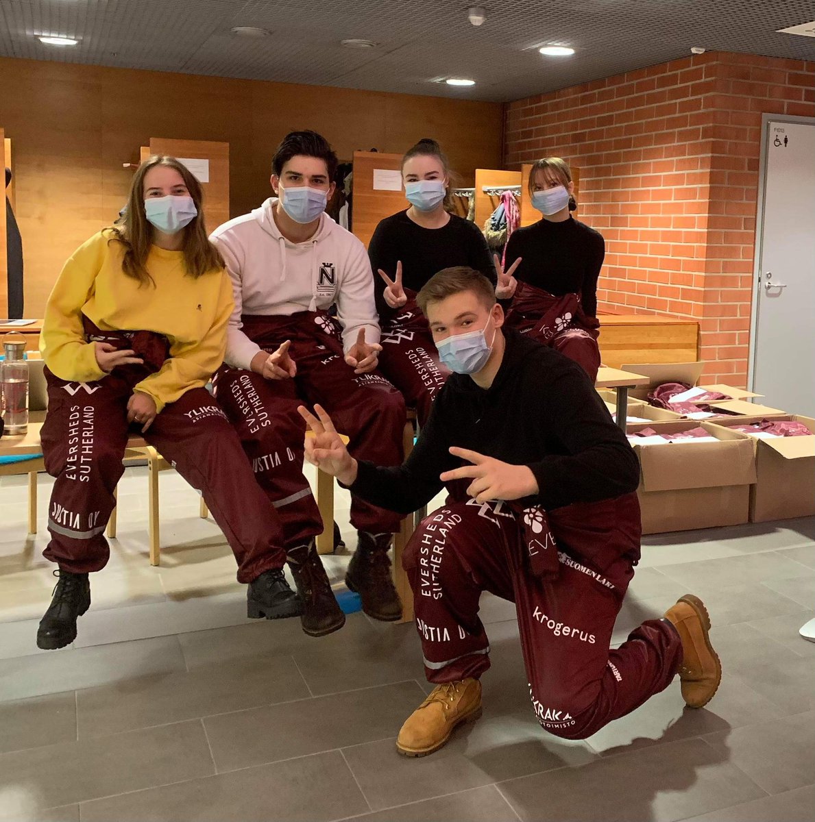 Artikla's tweet photo. Taas on uusi sukupolvi oikkareita saanut opiskelijan univormunsa, kun fuksit saivat haalarinsa. Toivottavasti näille saadaan paljon käyttöä mahdollisimman pian! https://t.co/g7soSaFstw