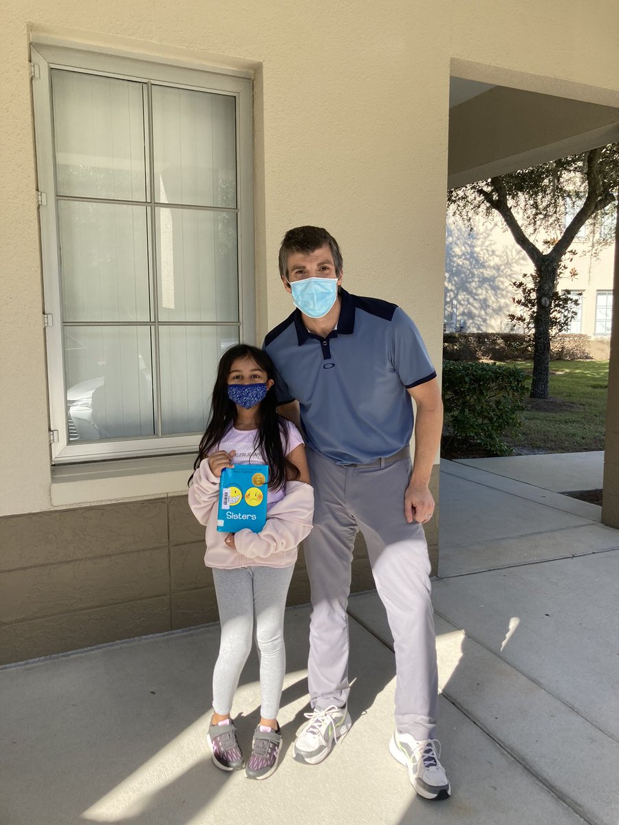 MaryBryantElem's tweet photo. eLearning Book Check Out! Thank you to our Media Specialist, Mr. Dagon, for the extra work and time making this happen! #TeamBryant @AddisonGDavis @HillsboroughSch https://t.co/kwY1OxFQys