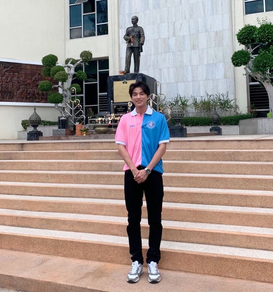 gulf as a baby, but as you scroll down you watch him grow up,; a threadHappy Birthday  @gulfkanawut! ♡  #gulfkanawut