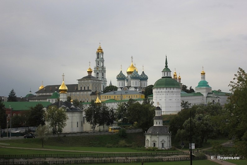 Все мы давно привыкли к тому, что Сергиев Посад равно Свято - Троицкая Сергиева Лавра. Это место силы. А что еще можно увидеть необычного, современного, интересного в Сергиево Посадском районе? #туризм #туризмвроссии #путешествия #городароссии
Читать - 100dorog.ru/guide/articles…