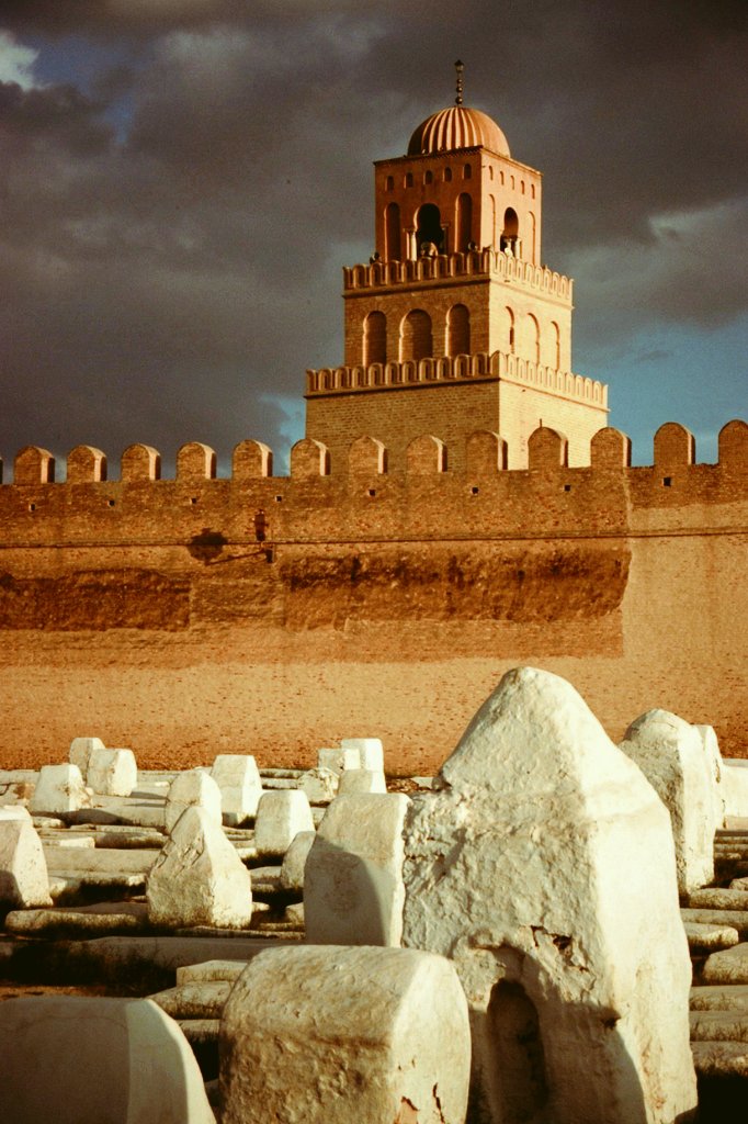  | L'émirat des Al-Shābī (1535- 1557):Qayrawān a été la capitale de la tribu hudhali des Shābīya dont l'émirat fut fondé par Arafah Al-Hudhālī. Cet émirat a combattu les croisés siciliens, les Hafsides de Tunis et les Ottomans pendant 22 ans.