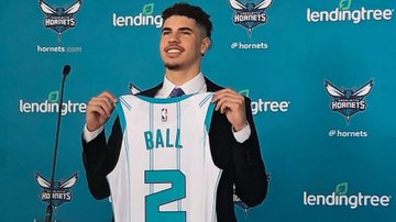 Lonzo Ball - New Orleans Pelicans
LaMelo Ball - Charlotte Hornets
LiAngelo Ball - Detroit Pistons
Lavar Ball talked the talk and walked the walk! All 3 of his sons are now in the #NBA 🏀 https://t.co/yTv2fHa5VW