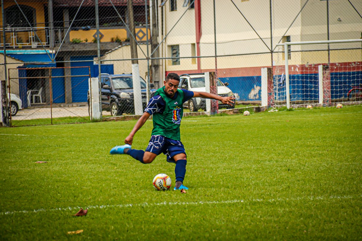 caecoficial1's tweet photo. Últimos ajustes antes da partida de amanhã contra o Tigres, nos Estádio Los Lários em Duque de Caxias. Mantendo o foco pensando na classificação para fase final. Seguimos na liderança do grupo com 10 pontos.
#AvanteCaec #CampeonatoCariocaB2 #Ferj
📸@andersonncalice /CAEC https://t.co/EXAhiEuO0E