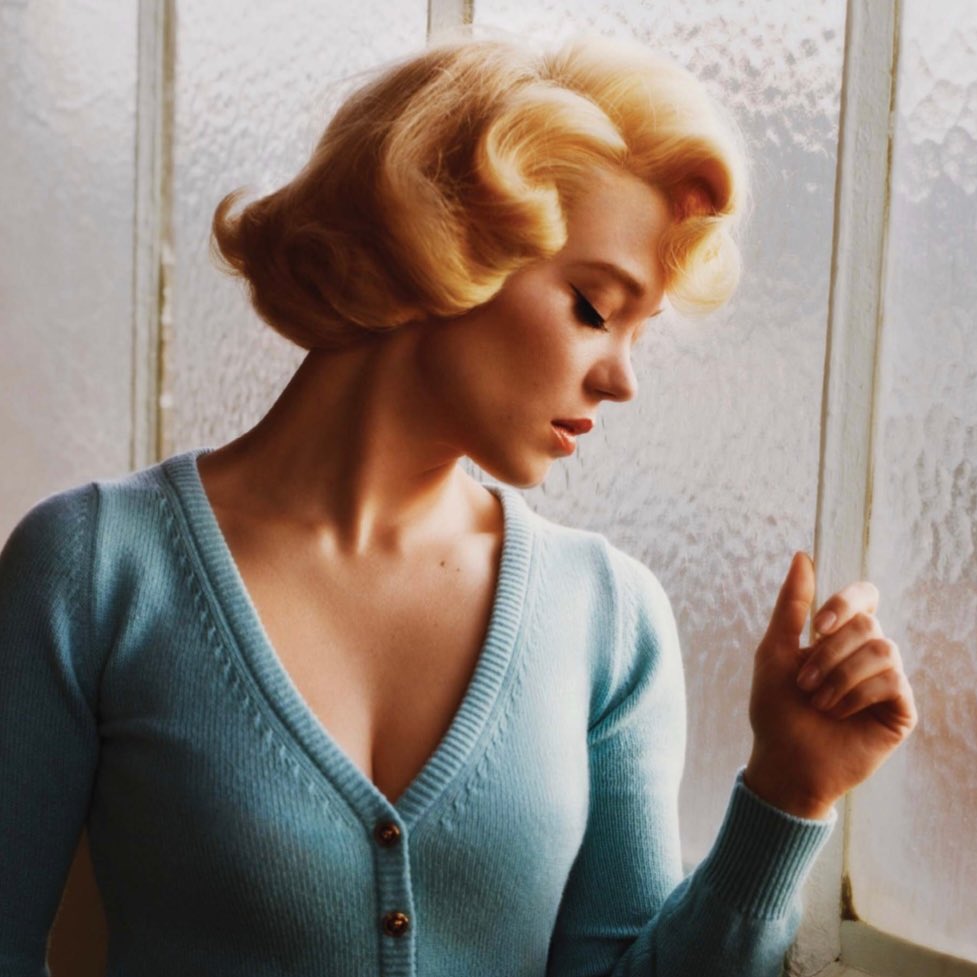 Léa Seydoux Channels Marilyn Monroe in Louis Vuitton Campaign