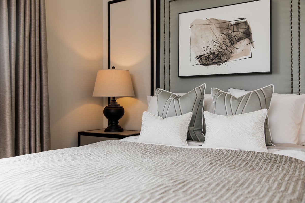 It’s your last chance to reserve the last two-bedroom Napton bungalow at Hayfield Grange in the vibrant market town of #Southam. With over £20,000 of savings available to personalise your purchase, it's a perfect time to buy. #NewHome #NewBuild #Bungalow #LuxuryHomes