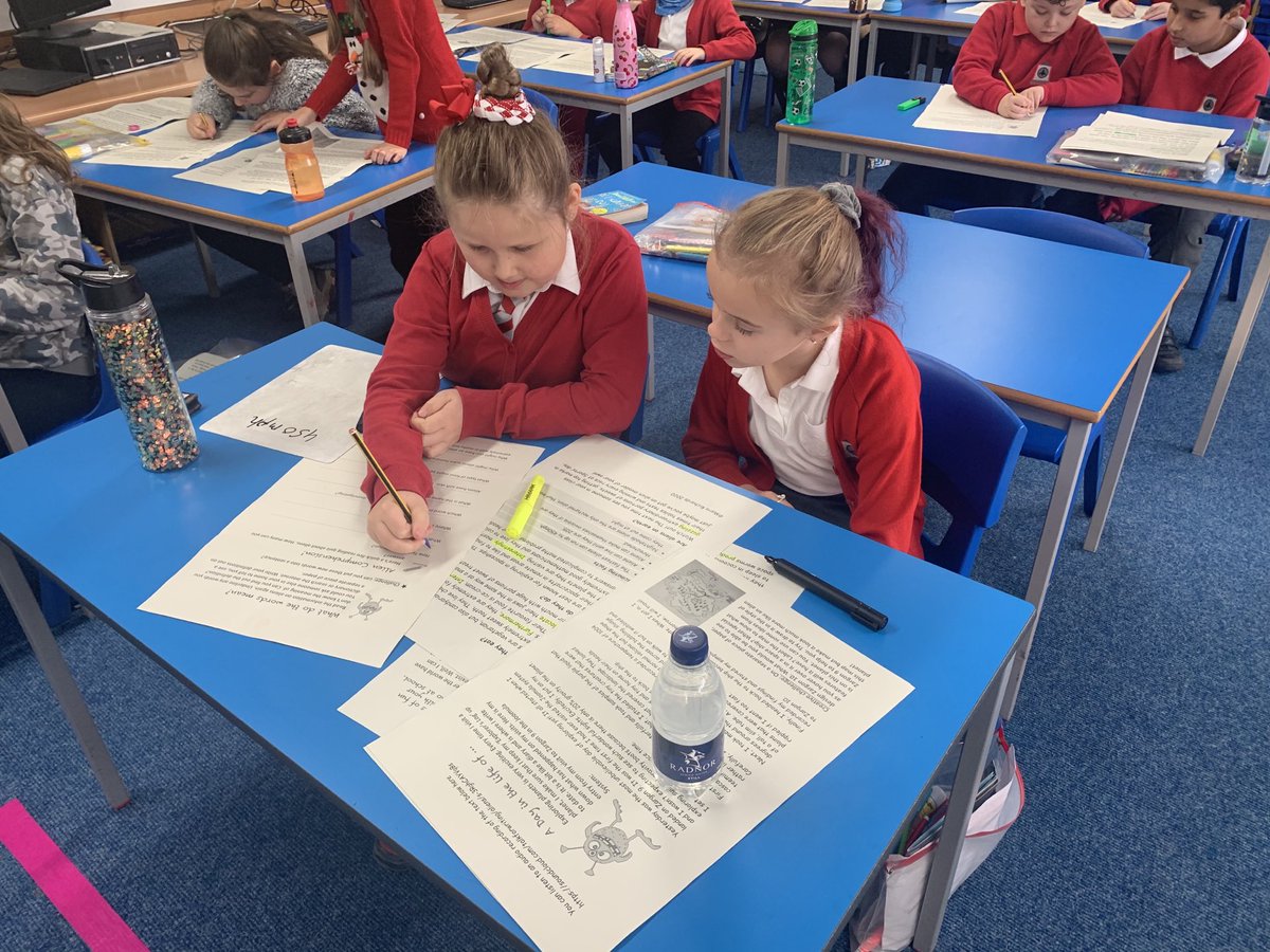 20205mw's tweet photo. Literacy Week activities ⁦@BorestoneP⁩ https://t.co/pBuQAojKeU