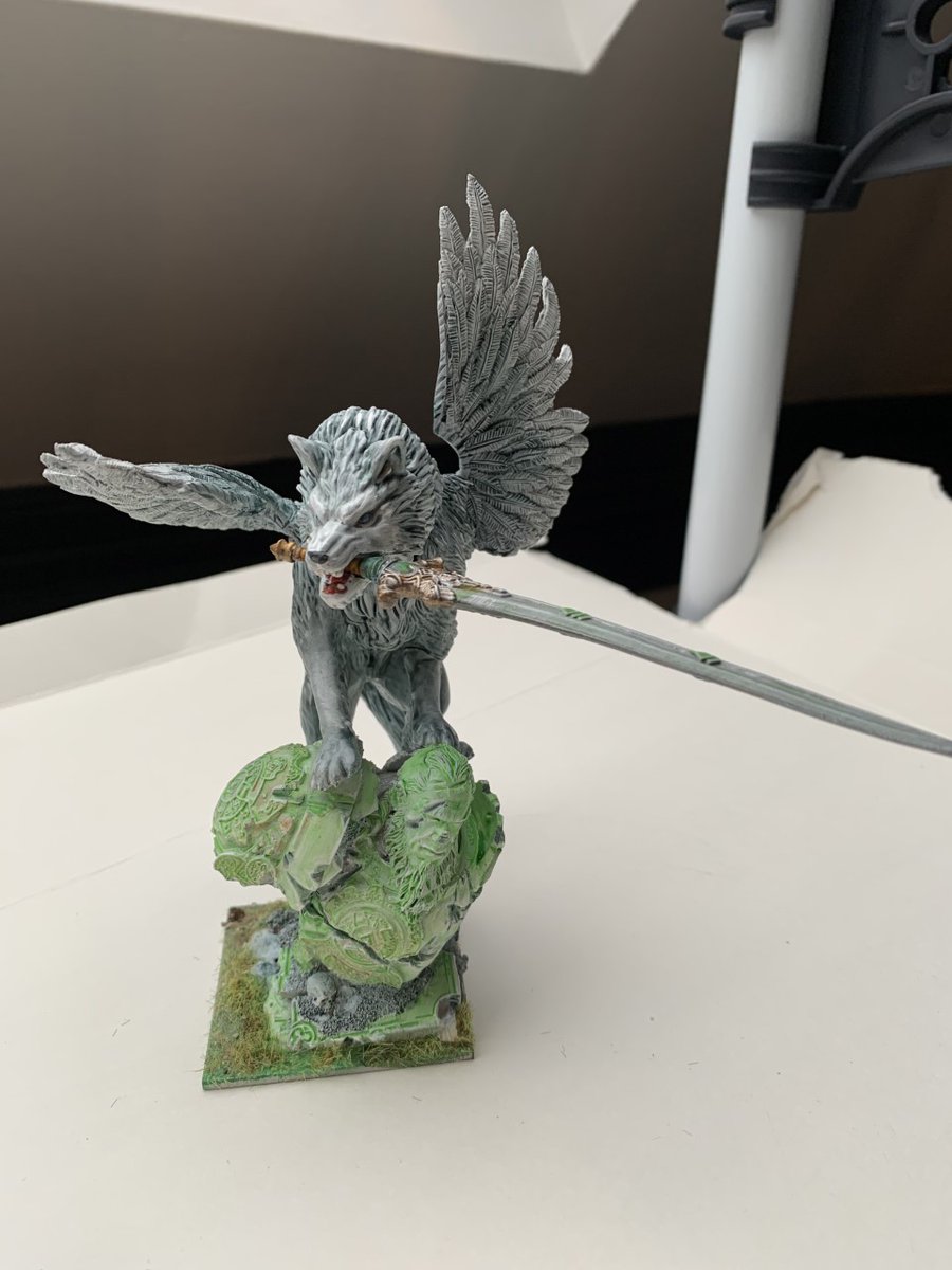 tomrobo23's tweet photo. And here's the big boy Sif as a Duke on Ancient Winged Aralez. Thought he didn't need the Duke though, he's more than armed enough! I'm actually happy with the eyes on this one, i've never been good at eyes! https://t.co/GfmKlx4By1