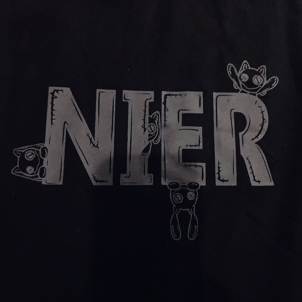 NieR_tokyo's tweet photo. 🎁本日〆切プレゼント企画🎁

こちらの当店オリジナル商品を

🎊4名様にプレゼント🎊

◼応募方法
フォロー(@NieR_tokyo) &amp; RT
◼締切〆  本日24時

※鍵垢の方も対象内です。
こちらの商品は非売品となります。

是非ご参加ください🙇‍♂️🙇‍♀️ https://t.co/ShYye6kxyh