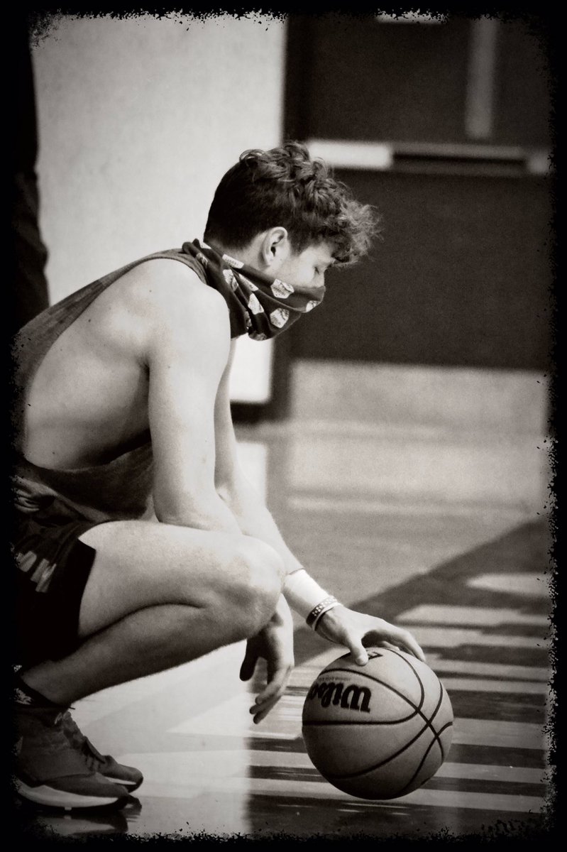 BrevardBball's tweet photo. Control what you can control.
Effort.
Attitude.
Focus.
#riseabovecircumstances
#maskup
#wewanttoplay
#voluntaryworkouts
#outworkyesterday
#outworkeveryone
#brevardbasketball
#brevardbluedevils https://t.co/AEbfRqaidx